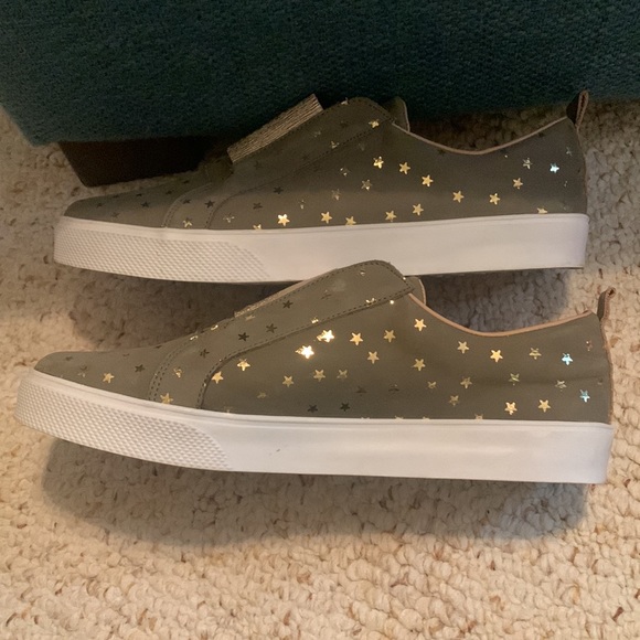 Olive green with gold stars Kaanas sneakers - Picture 3 of 3